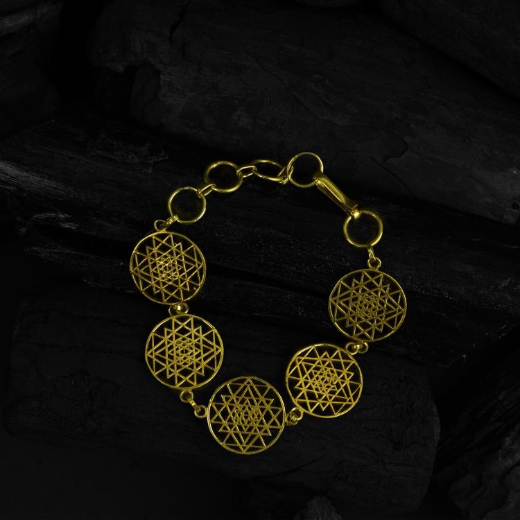 Unique Golden Color Chain Bracelet