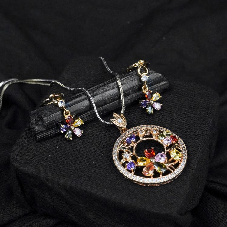 Multicolor Crystal Round Necklace With Stylish Earrings