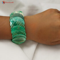 Mother of pearl bracelet stretch blue half disk shells